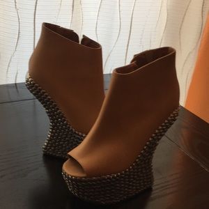 Meet your Posher, Blanca